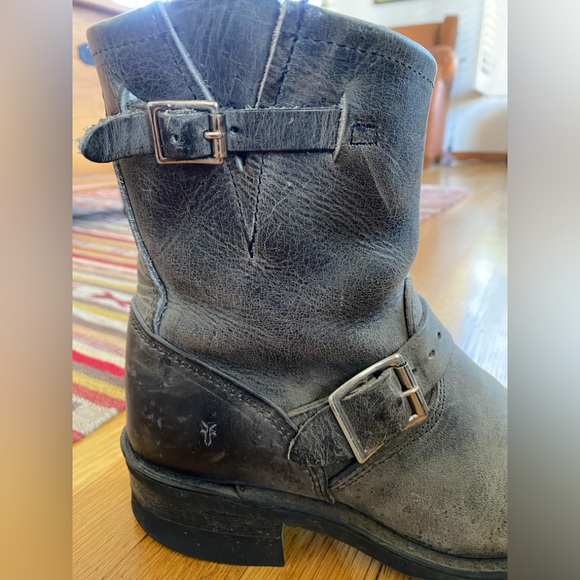 Frye Women’s Engineer 8R Leather Boots, Charcoal, size 7 - Picture 13 of 13